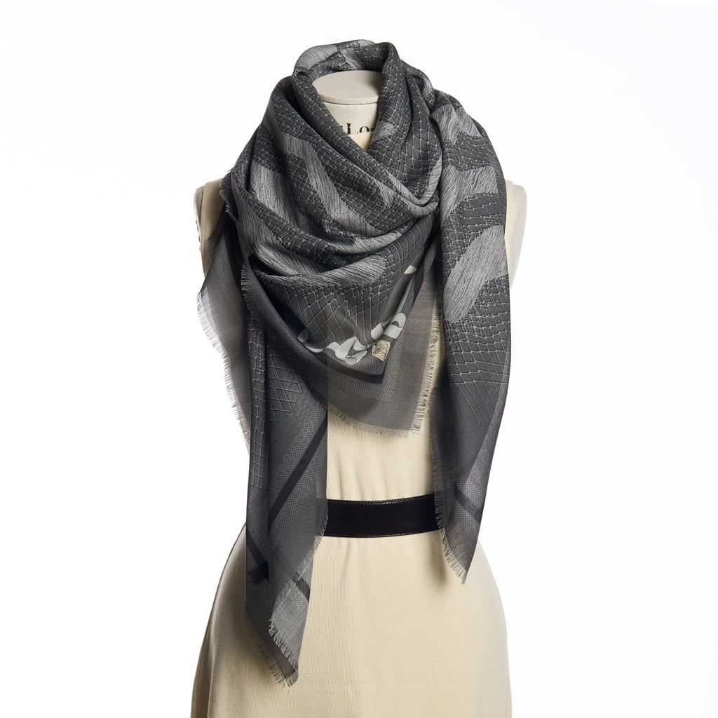 AMOR FATI Zebra Shawl (Dark Grey)