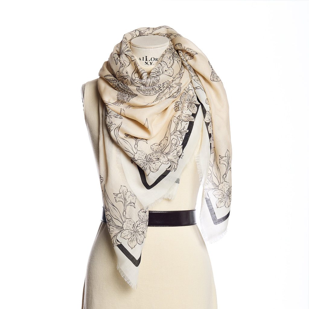 POST FATA RESURGO - Scialle 140x140cm (Avorio)