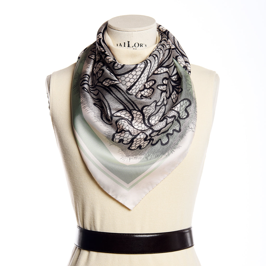 AMOR FATI - Silk scarf 90x90cm (Pastel Green)